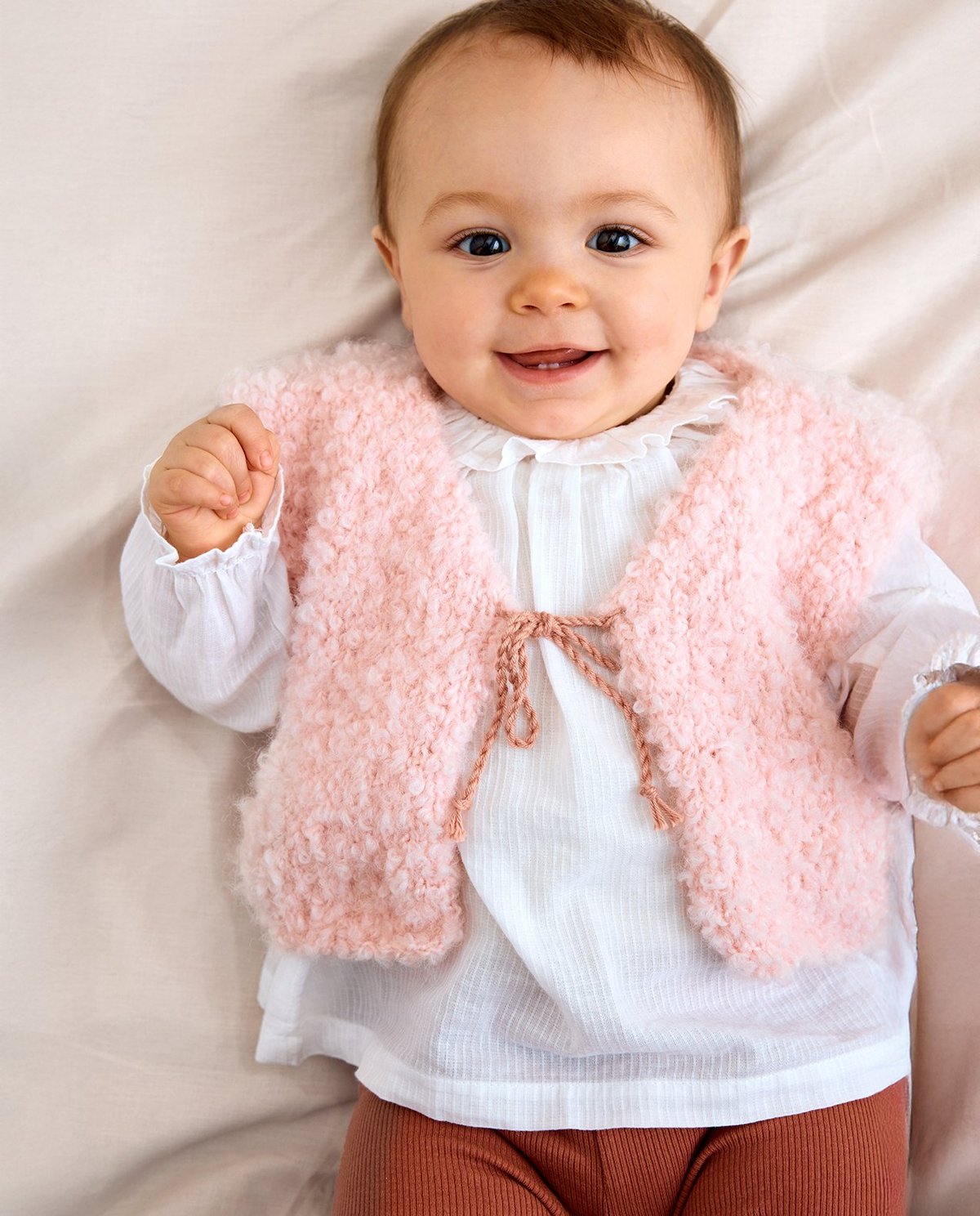 Kit tricot Phildar : Modèle Layette Bébé Gilet de Berger Emma