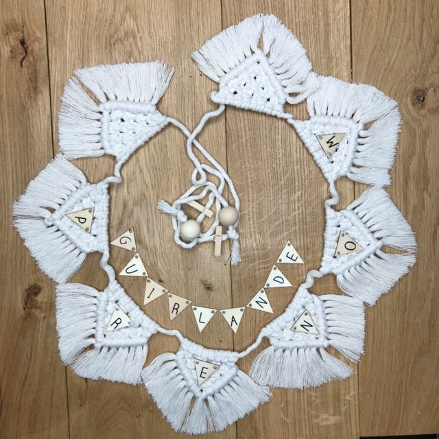 KIT MACRAMÉ : Guirlande 8 fanions personnalisables - Niveau Débutant