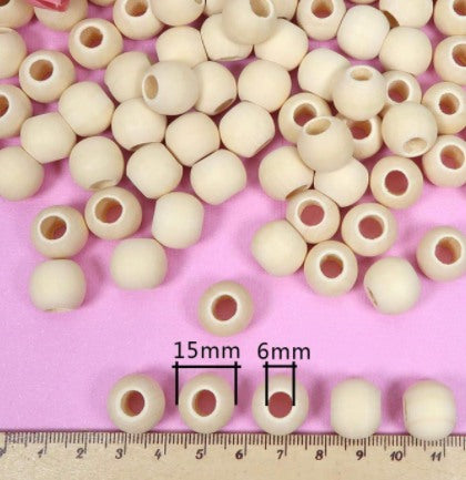 HXJDAM Lot de 60 perles en bois avec trou de 25 mm à enfiler - Avec perforateur de fil - Perles rondes en bois naturel non traité pour bijoux, décoration, collier HXJDAM Lot de 60 perles en bois avec trou de 25 mm à enfiler - Avec perforateur de fil - Perles rondes en bois naturel non traité pour bijoux, décoration, collier