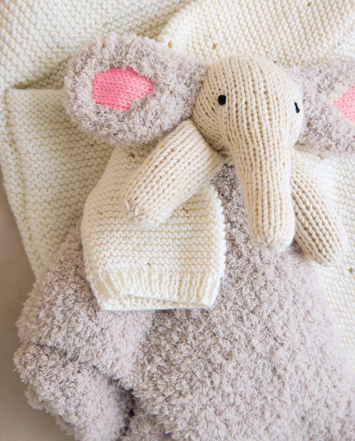 Patron pdf tricot Phildar : Modèle Layette Doudou L' éléphant Elfy